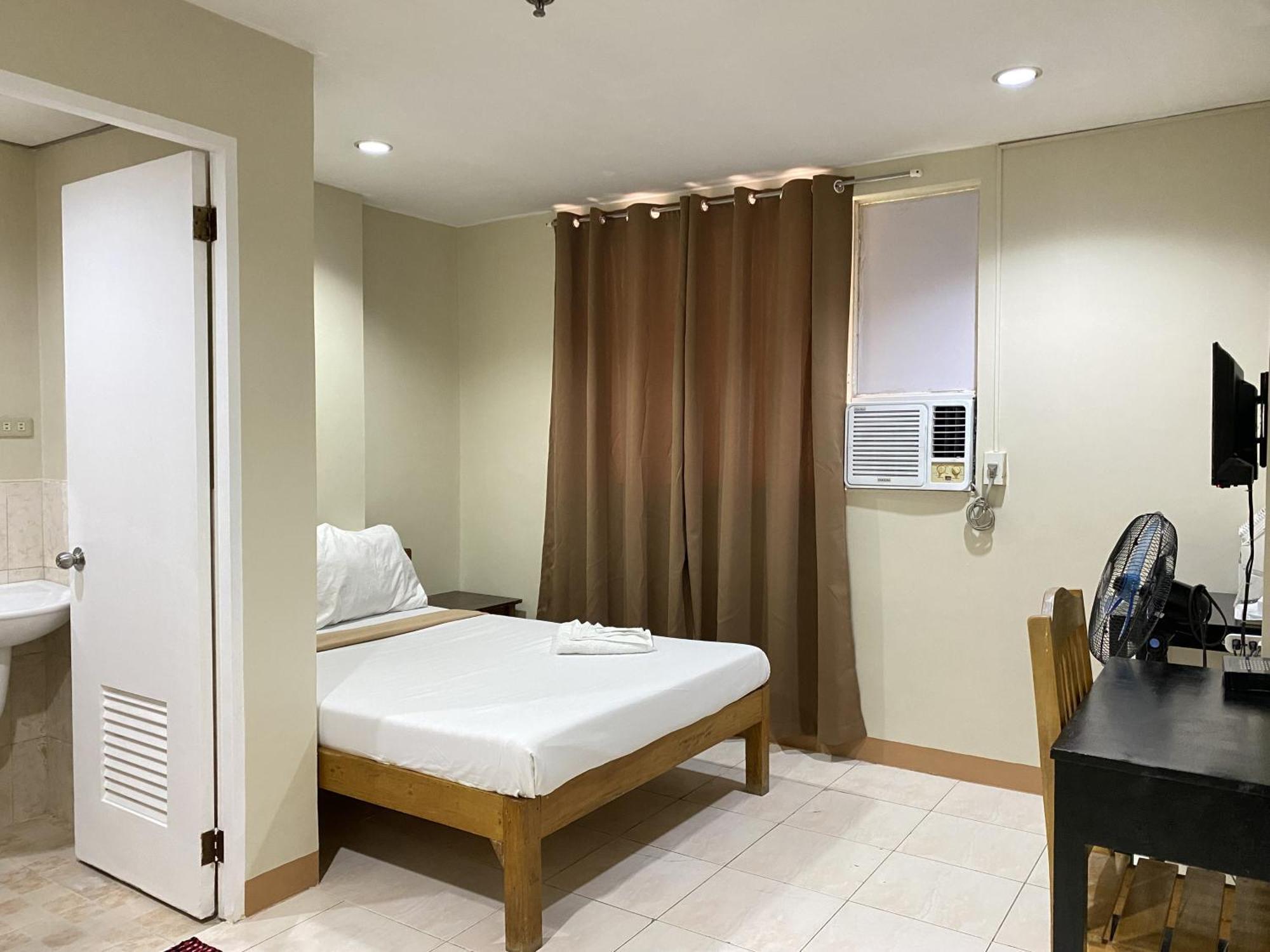 Lylie Hotel Cebu Exterior photo